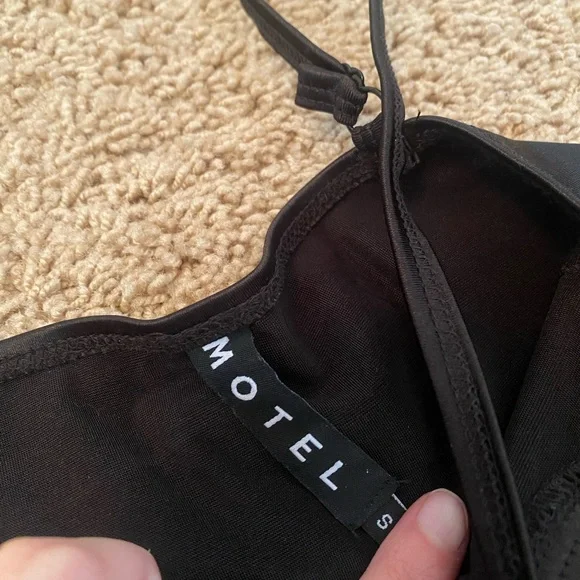 Size small. - Picture 2 of 2